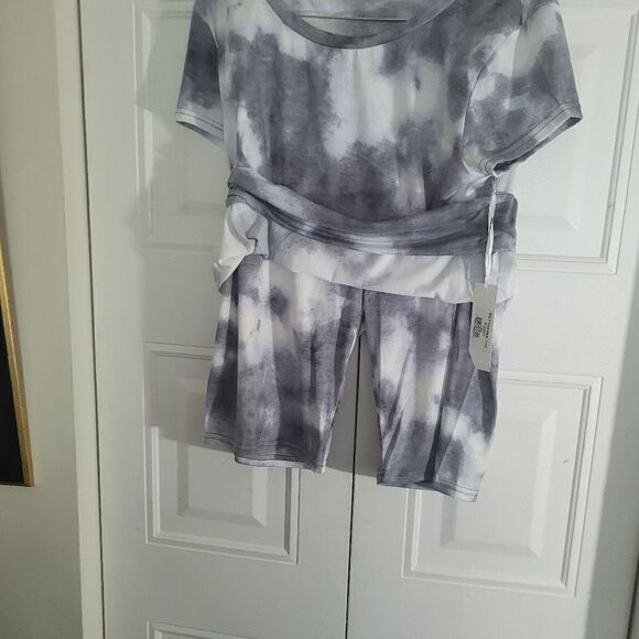 ELLIE and kate Gray/white Tye Dye Short Set size 1xlarge NWT short Top / pants - Picture 5 of 11